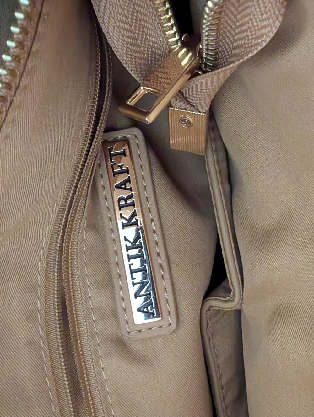 Antik Kraft Women’s Tan Leather Shoulder Bag - Picture 4 of 4